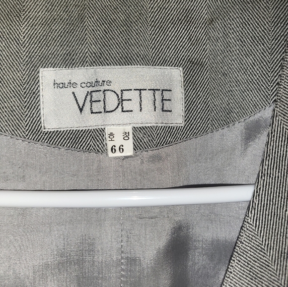 Elegant Gray Button-Front Midi Dress - Picture 3 of 3